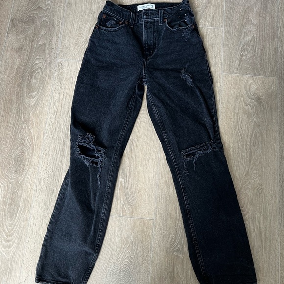 Abercrombie 90s Straight Ultra High Rise Ripped Jeans - Picture 2 of 3